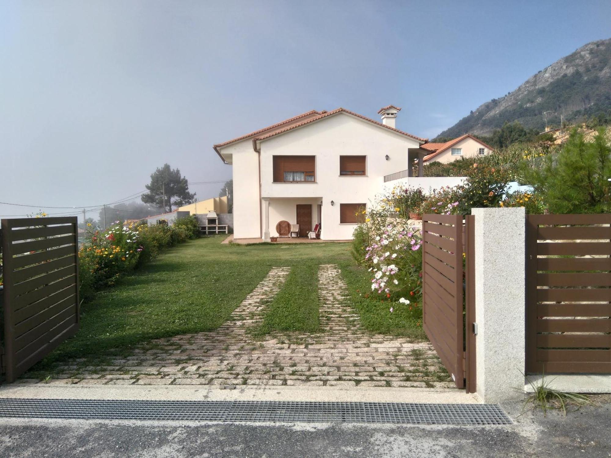 Rooms Peregrinos B Casa Alicia Rosal Εξωτερικό φωτογραφία