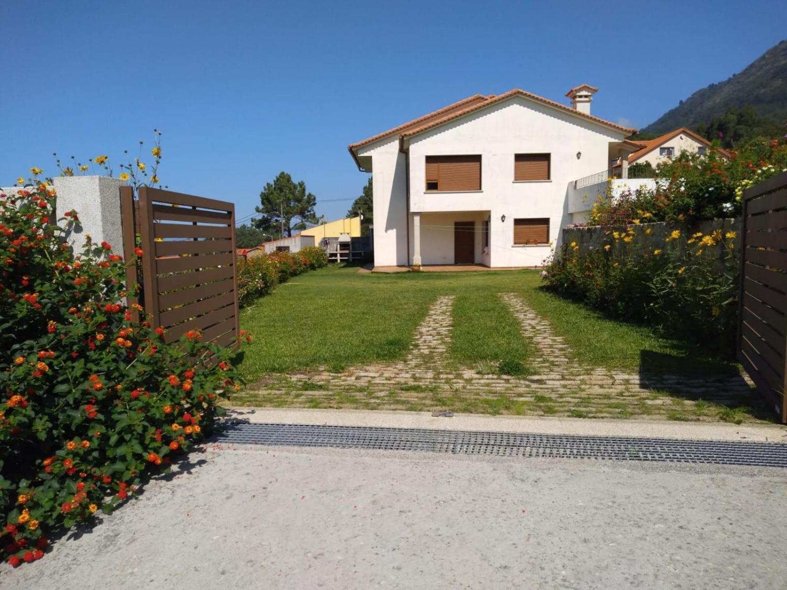 Rooms Peregrinos B Casa Alicia Rosal Εξωτερικό φωτογραφία