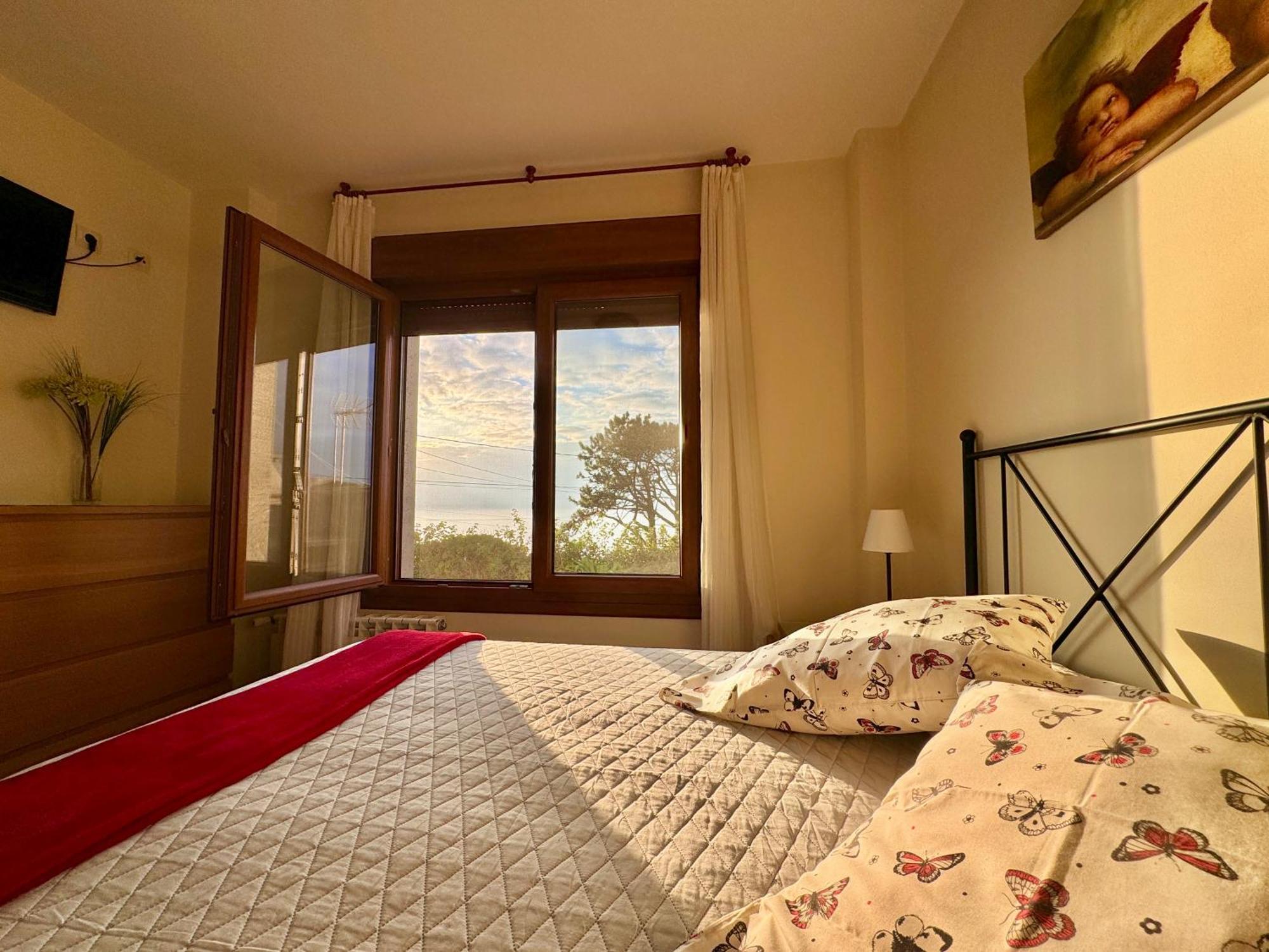 Rooms Peregrinos B Casa Alicia Rosal Εξωτερικό φωτογραφία