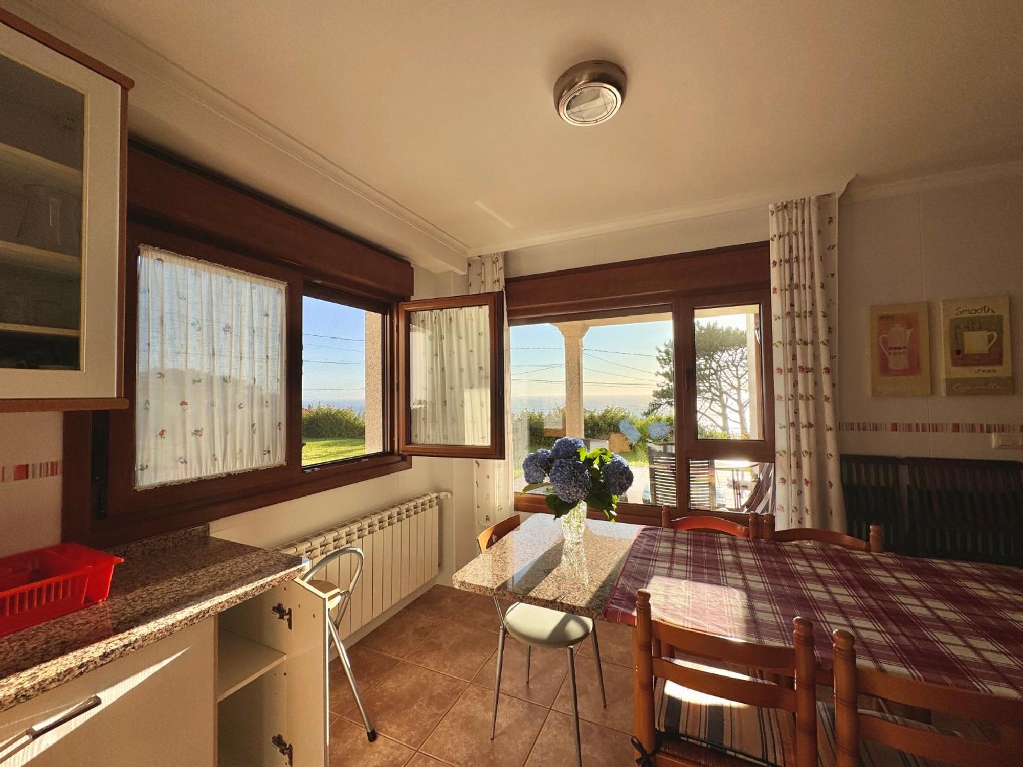 Rooms Peregrinos B Casa Alicia Rosal Εξωτερικό φωτογραφία