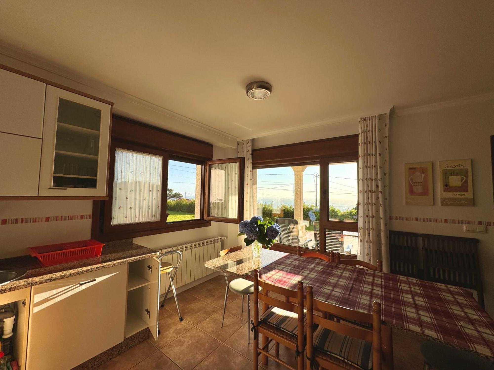 Rooms Peregrinos B Casa Alicia Rosal Εξωτερικό φωτογραφία